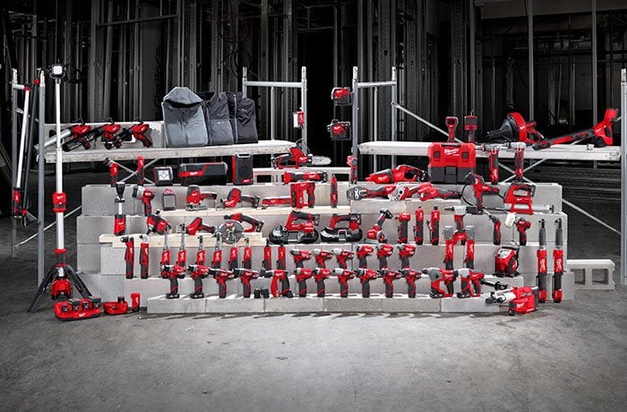 EGY RENDSZER, TÖBB MINT 120 GÉP