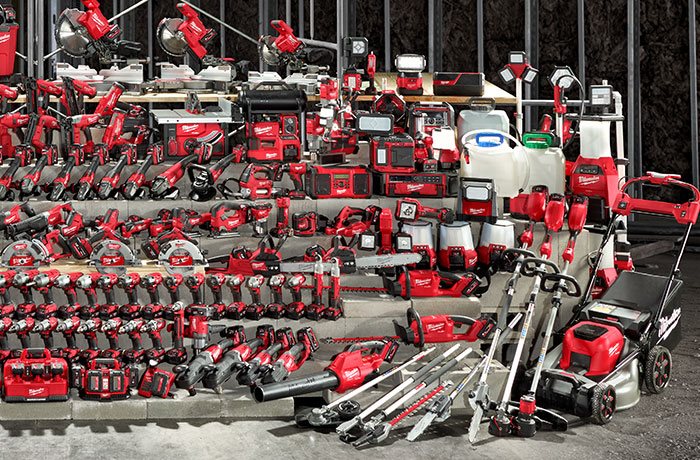 EGY RENDSZER, TÖBB MINT 325 GÉP